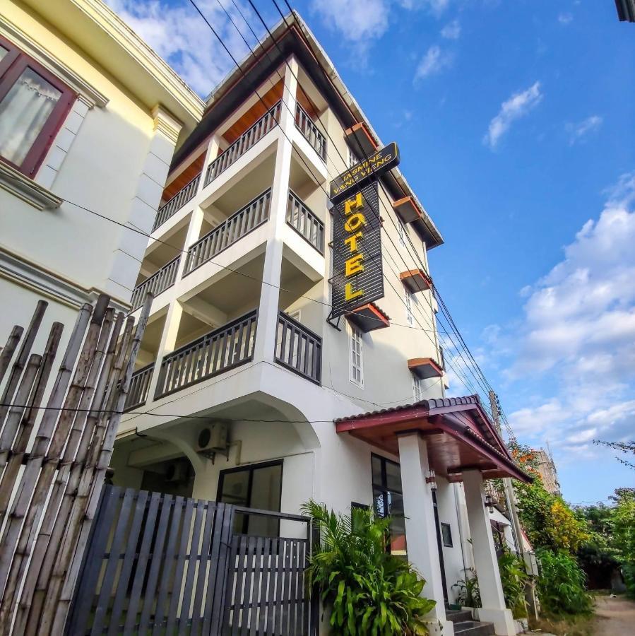 Jasmine Vangvieng Hotel Vang Vieng Exterior foto